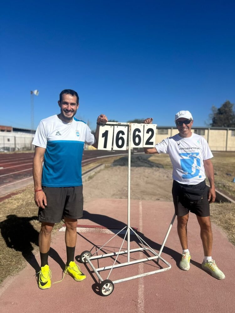 Maxi Díaz batió el récord nacional de salto triple