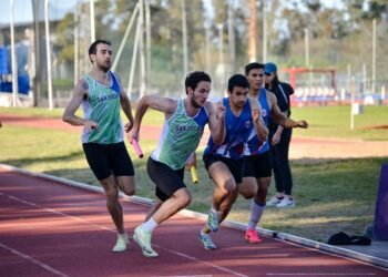 Jornada de relevos y milla en Parque Sarmiento