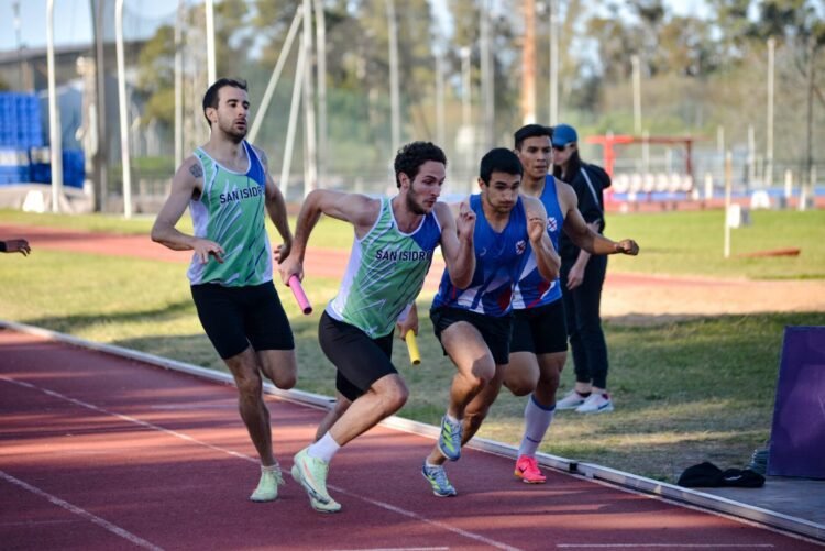 Jornada de relevos y milla en Parque Sarmiento