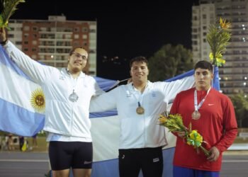 Doblete argentino en martillo y lucida actuación de Villegas en 100