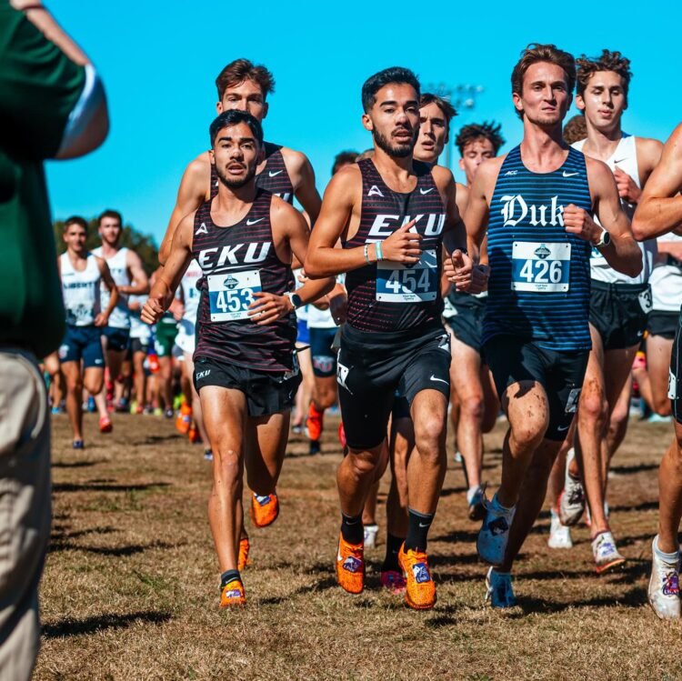 Los hermanos Vega y van der Hock, en la temporada de cross country USA