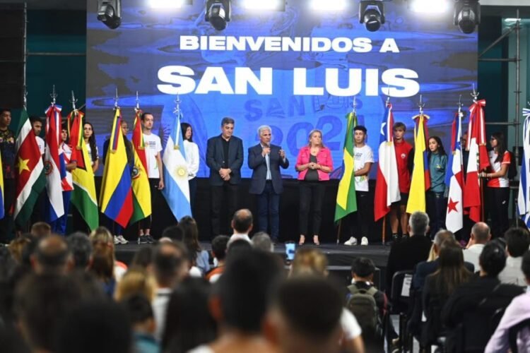 Fiesta inaugural del Sudamericano u18 en San Luis