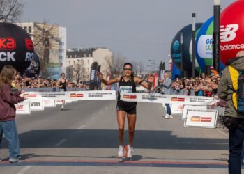 Daiana Ocampo ganó el medio maratón de Varsovia
