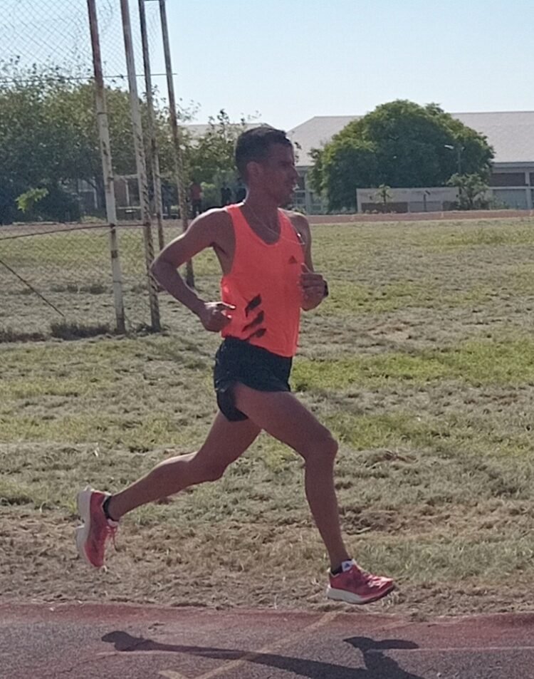 Gustavo Frencia volvió a ganar el Provincial de 10.000 en La Rioja