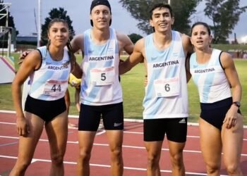 La 4×400 mixta, con bronce y récord nacional