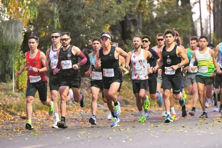 Bruno Barsotti y Olga Barrios ganaron el maratón de Mendoza