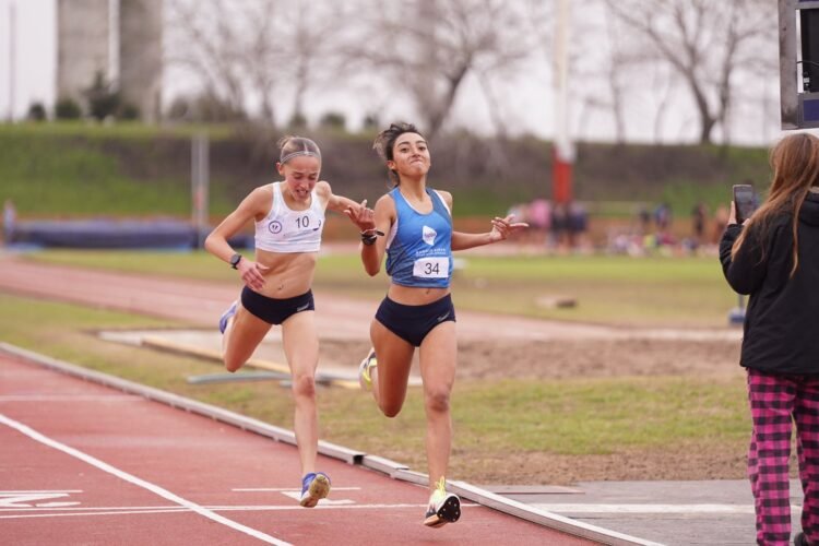 Irene Pernía batió el récord de 3.000 y fue la figura del Nacional u18