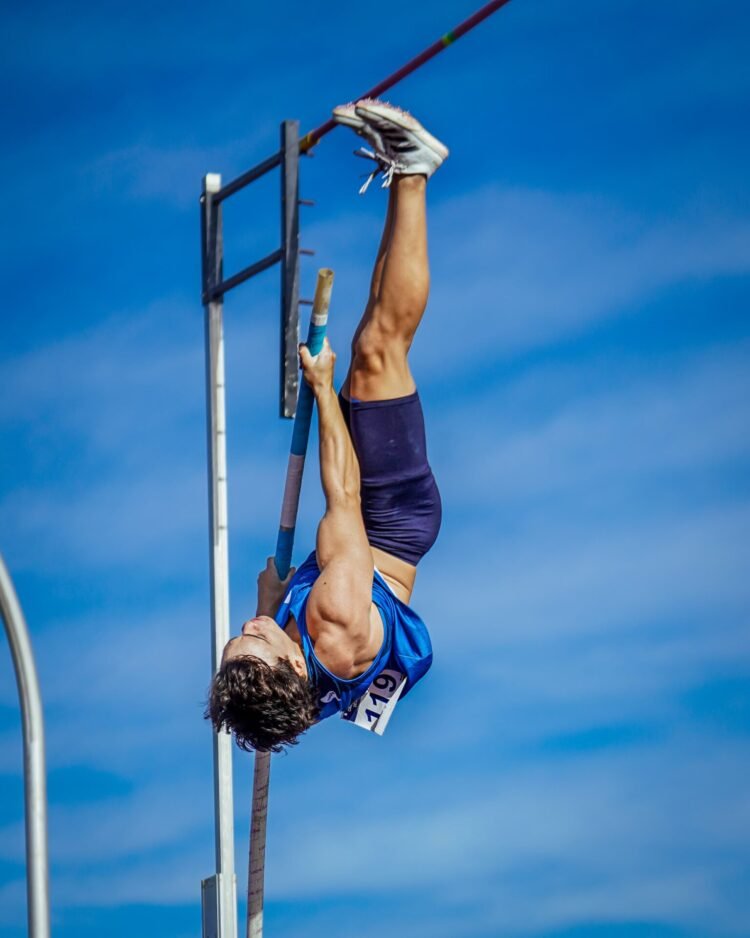 Agustín Carril se luce con sus 5.25 m. en salto con garrocha