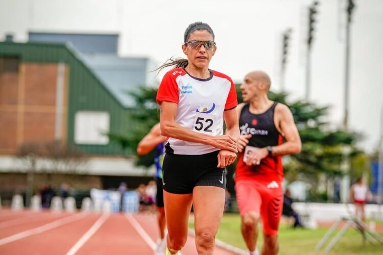 Daiana Ocampo se mostró en buena forma sobre 5.000 m