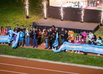Inauguraron la pista sintética en Tigre