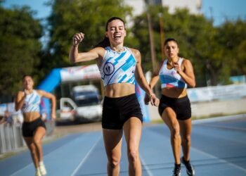 Malena Galván, junto al equipo argentino en el Sudamericano u20 de Lima