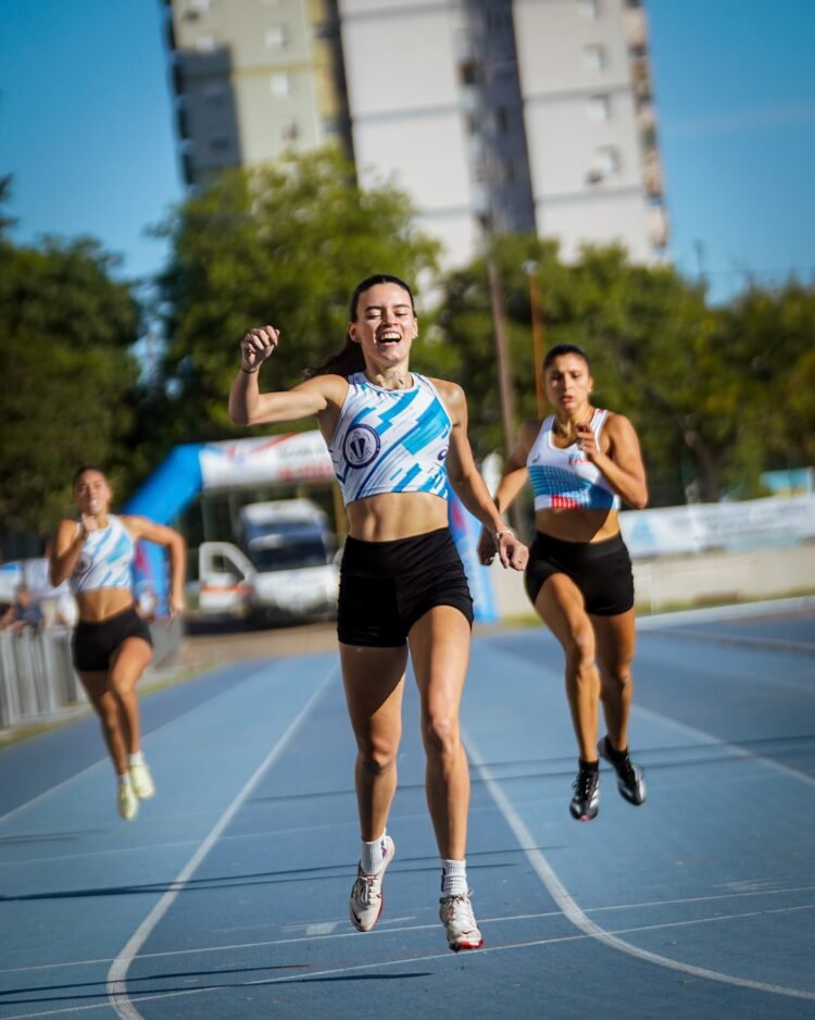 Malena Galván, junto al equipo argentino en el Sudamericano u20 de Lima