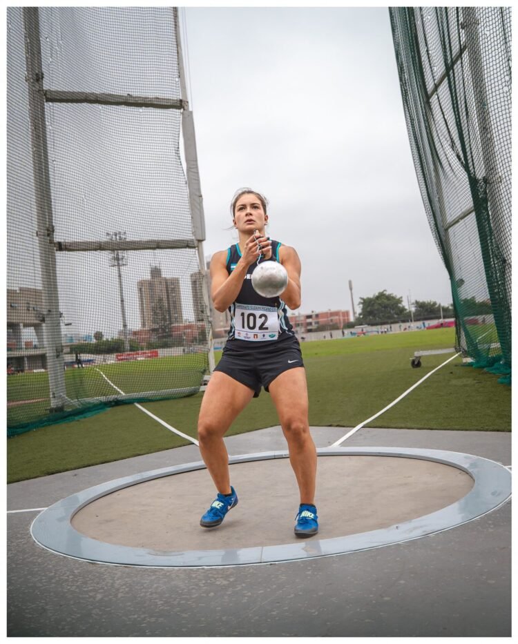 Carmela Cocco, campeona de martillo en el u20 de Lima