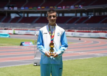 Felipe Bond es campeón de 800 metros en los Juegos en Panamá