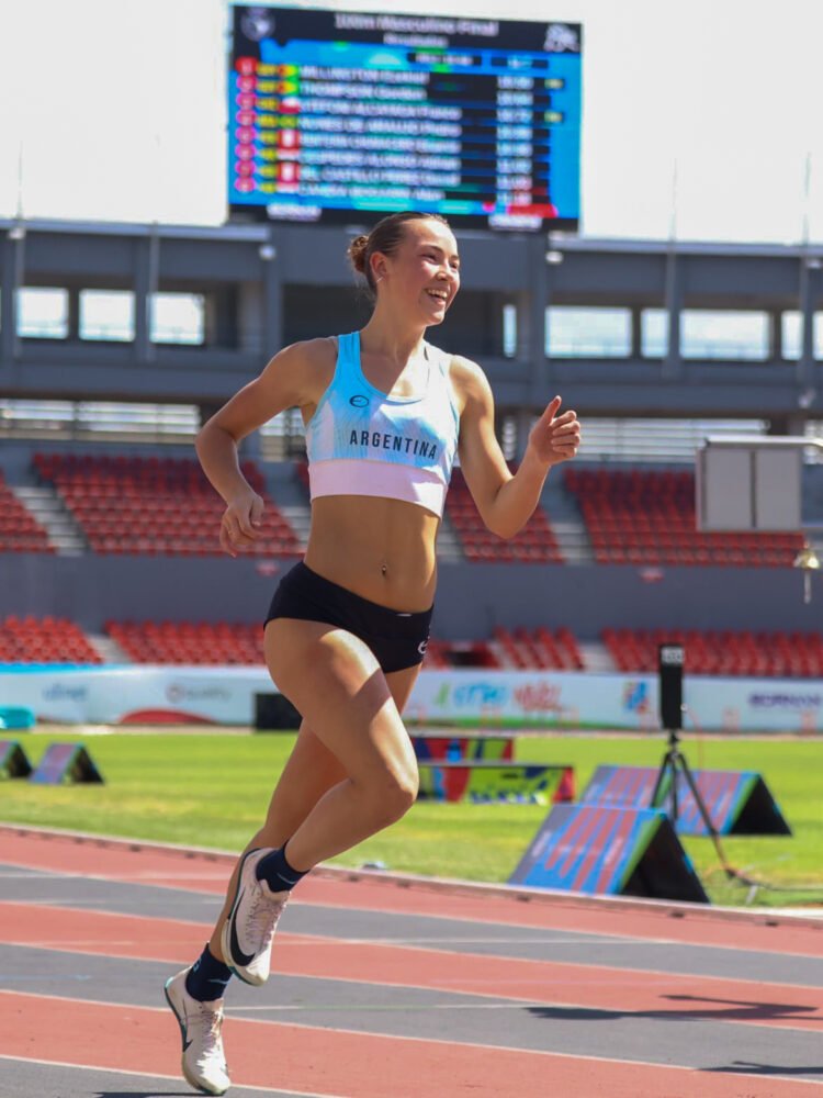 Medallas para Olivia Conesa y Santino Reynoso en Panamá