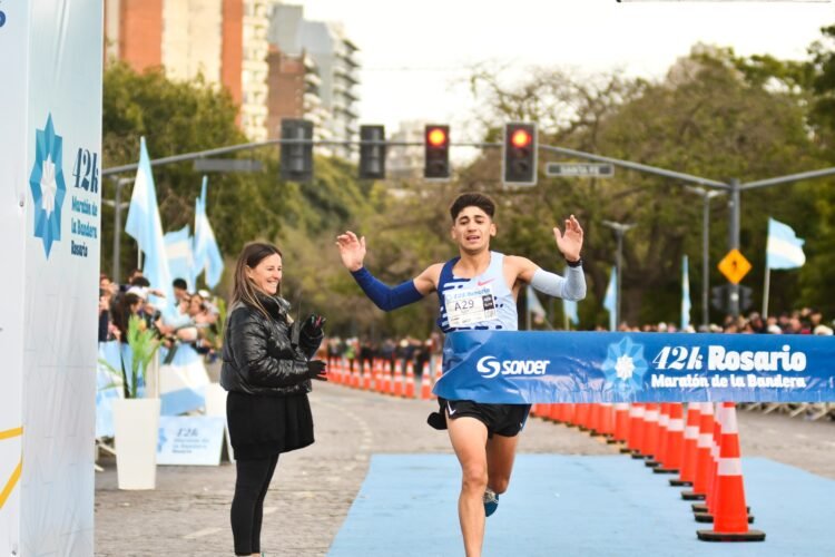 Eulalio Muñoz y Luján Urrutia, campeones nacionales de maratón