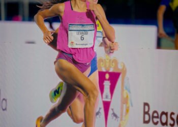 Notable Micaela Levaggi: récord sudamericano de 1.500