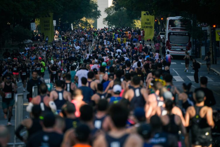 Dominio africano en un masivo Maratón de Buenos Aires